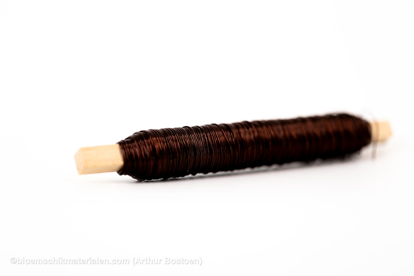 WIKKELDRAAD BRUIN METAAL OP STOK (0.50mm dikte, 50M lang)