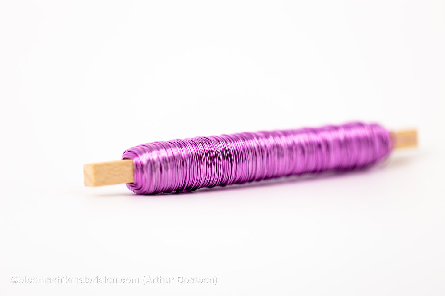 WIKKELDRAAD FUCHIAROOS OP STOK (0.50mm dikte, 50M lang)