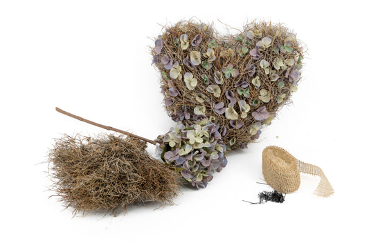 Hart Grafstukje met Hortensia (Naturel) (30 cm)