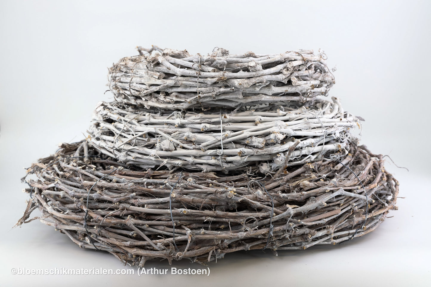 KRANS DRUIVENHOUT WHITE WASH 40CM (dikke ranken)