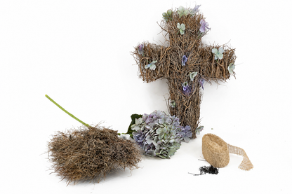 Kruis Grafstukje met Hortensia (naturel) (±30cm)