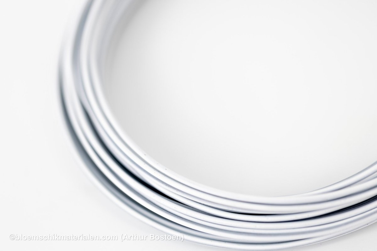 ALUMINIUMDRAAD WIT (2mm dikte, +/ - 12M lang) - bloemschikmaterialen.com