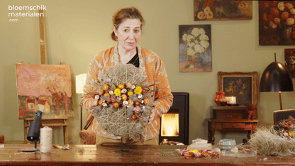 Ei met Strobloemen op Statief (60cm) - bloemschikmaterialen.com