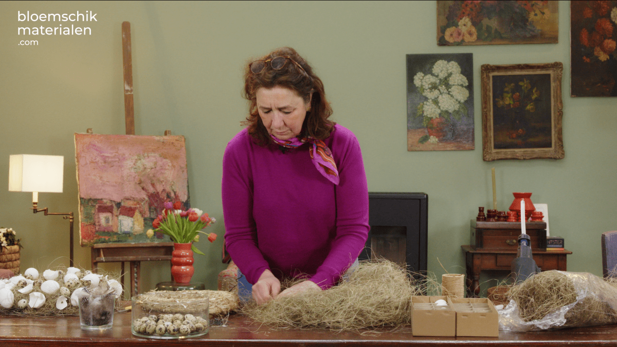 Eierkrans klassiek (naturel) (30cm Ø) - bloemschikmaterialen.com