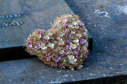 Hart Grafstukje met Hortensia (Naturel) (30 cm) - bloemschikmaterialen.com