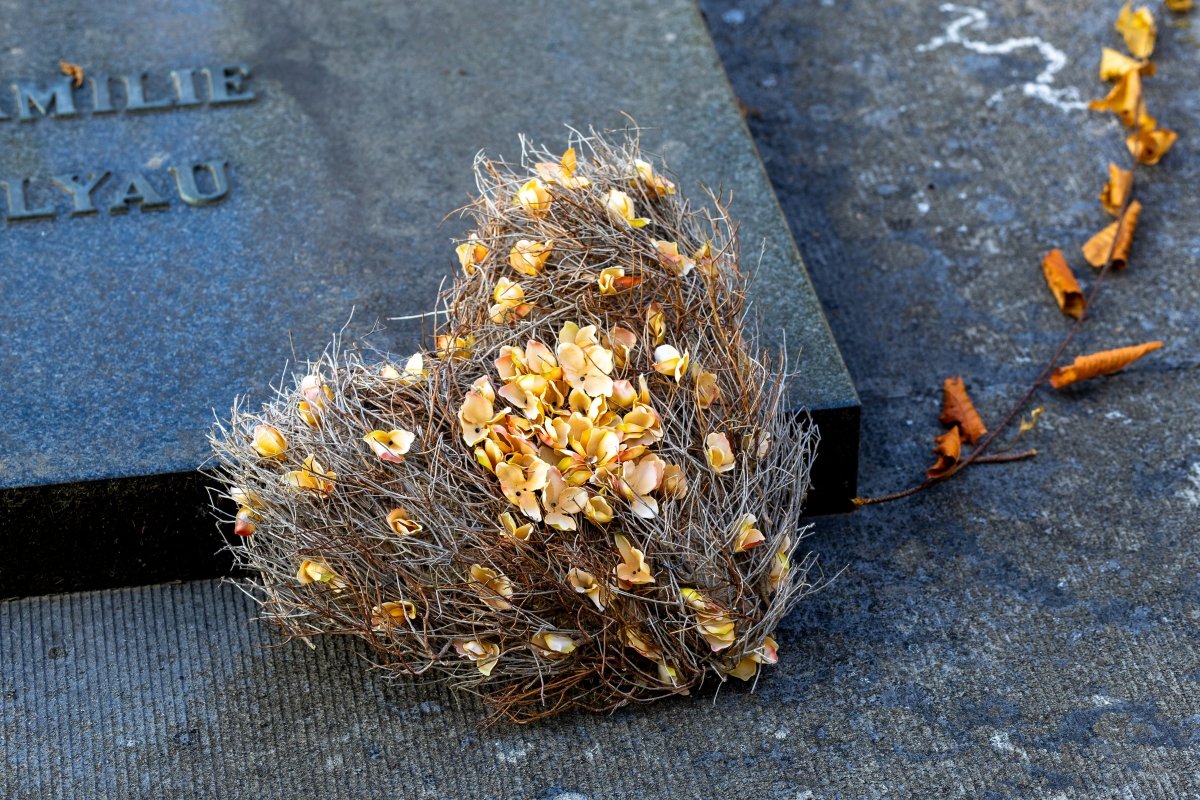 Hart Grafstukje met Hortensia (Oranje) (30cm) - bloemschikmaterialen.com