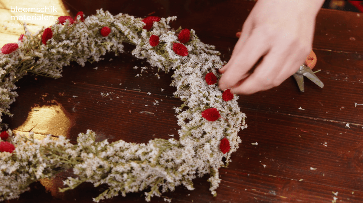 Hartenkrans met Droogbloemen - bloemschikmaterialen.com