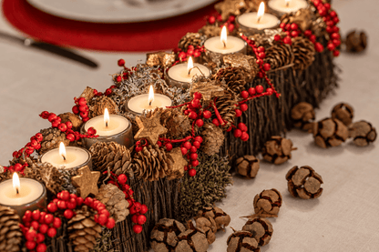 Kersttafeldecoratie met 8 glazen kaarsenhouders (50cm) - bloemschikmaterialen.com