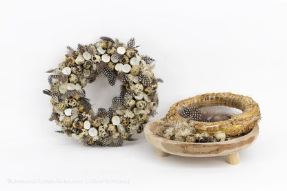 Kwarteleikrans met Houten Schaal (30cm Ø) - bloemschikmaterialen.com