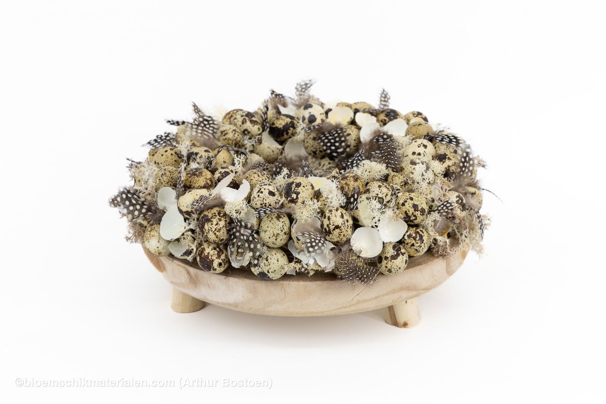 Kwarteleikrans met Houten Schaal (30cm Ø) - bloemschikmaterialen.com