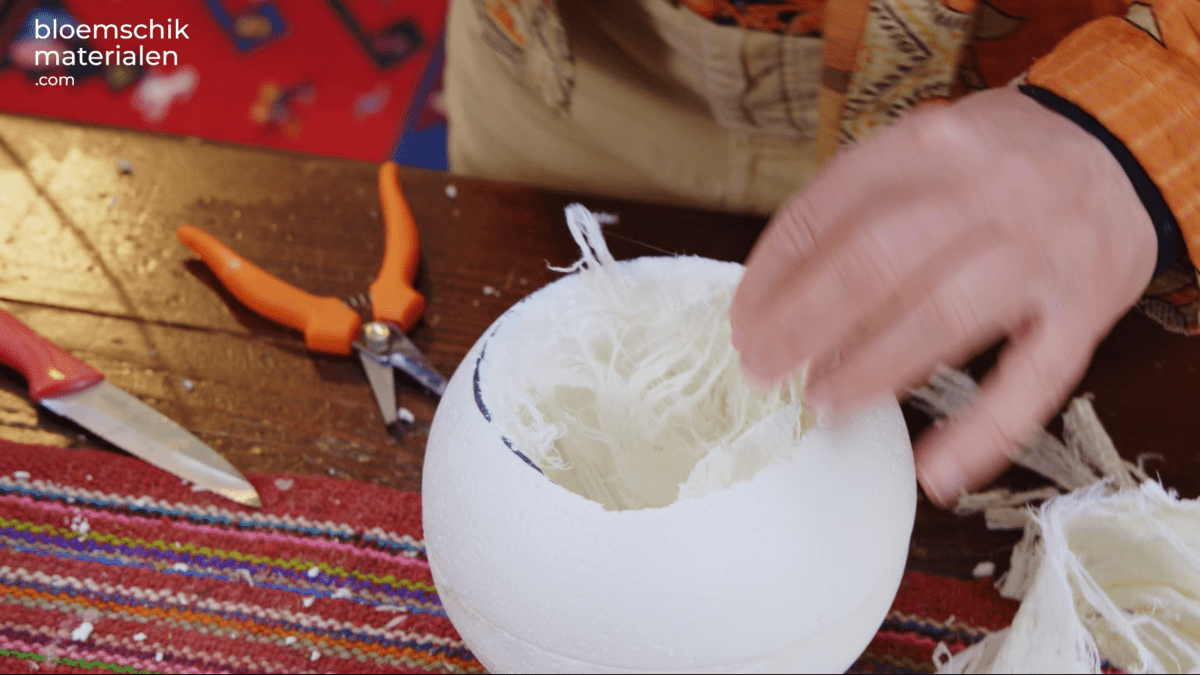 Kwartet Cocons van Moerbeischors (± 15 cm Ø) - bloemschikmaterialen.com