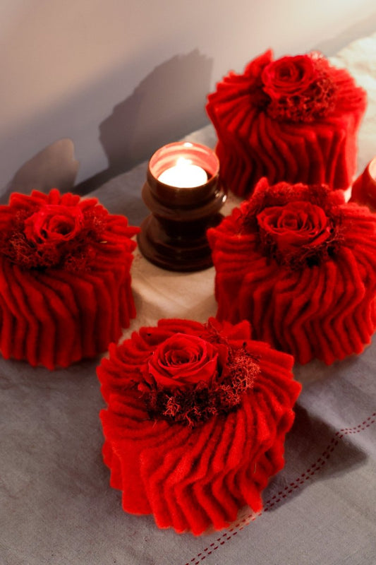 Kwartet van Rozen in vilt - bloemschikmaterialen.com