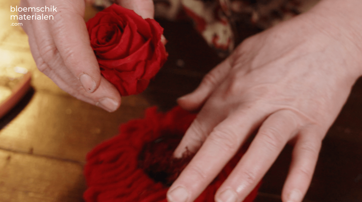 Kwartet van Rozen in vilt - bloemschikmaterialen.com