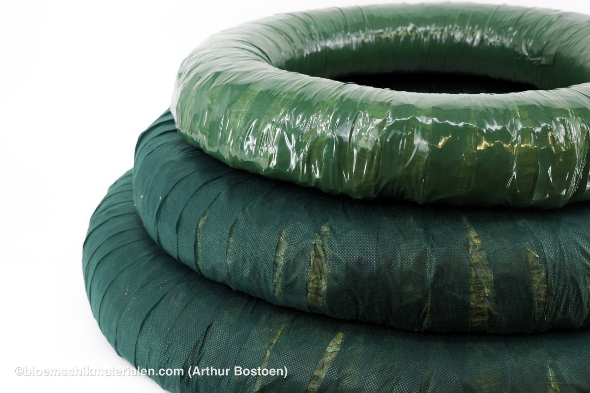 STROKRANS 70 CM + PLASTIC - bloemschikmaterialen.com