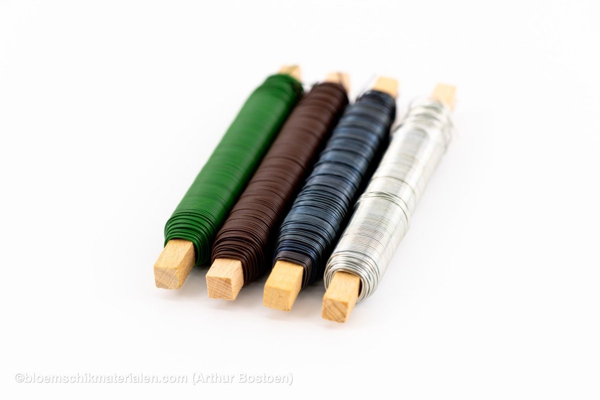 WIKKELDRAAD BLAUWGEGLOEID OP STOK (0.70mm dikte, 33M lang) 2 Stuks - bloemschikmaterialen.com