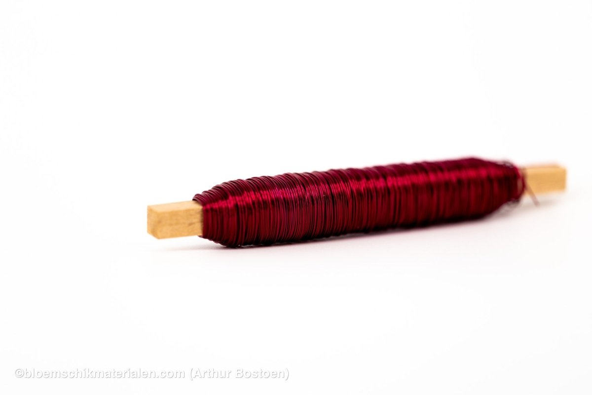 WIKKELDRAAD BORDEAUX OP STOK (0.50mm dikte, 50M lang) - bloemschikmaterialen.com