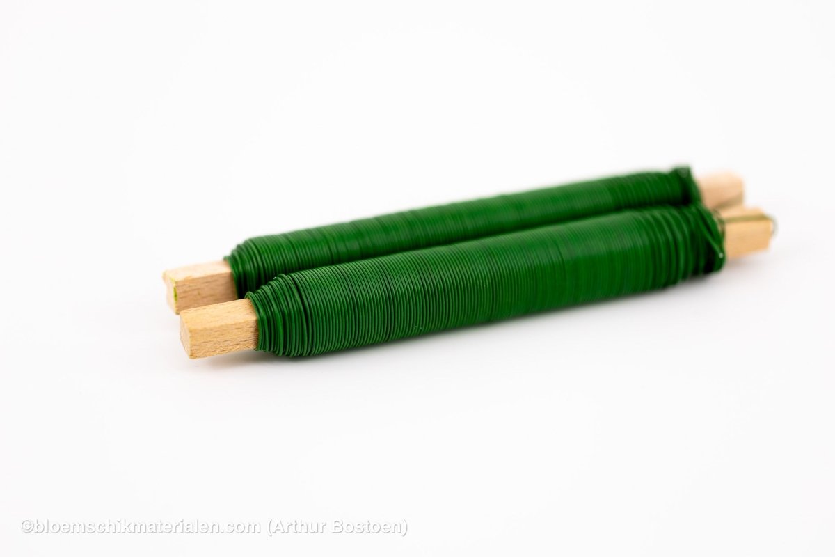WIKKELDRAAD GROENGELAKTE OP STOK (0.70mm dikte, 33M lang) 2 Stuks - bloemschikmaterialen.com