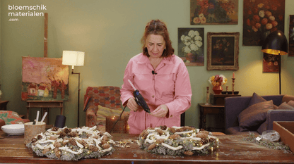 Winterse moskrans met lichtjes (Pakket) - bloemschikmaterialen.com